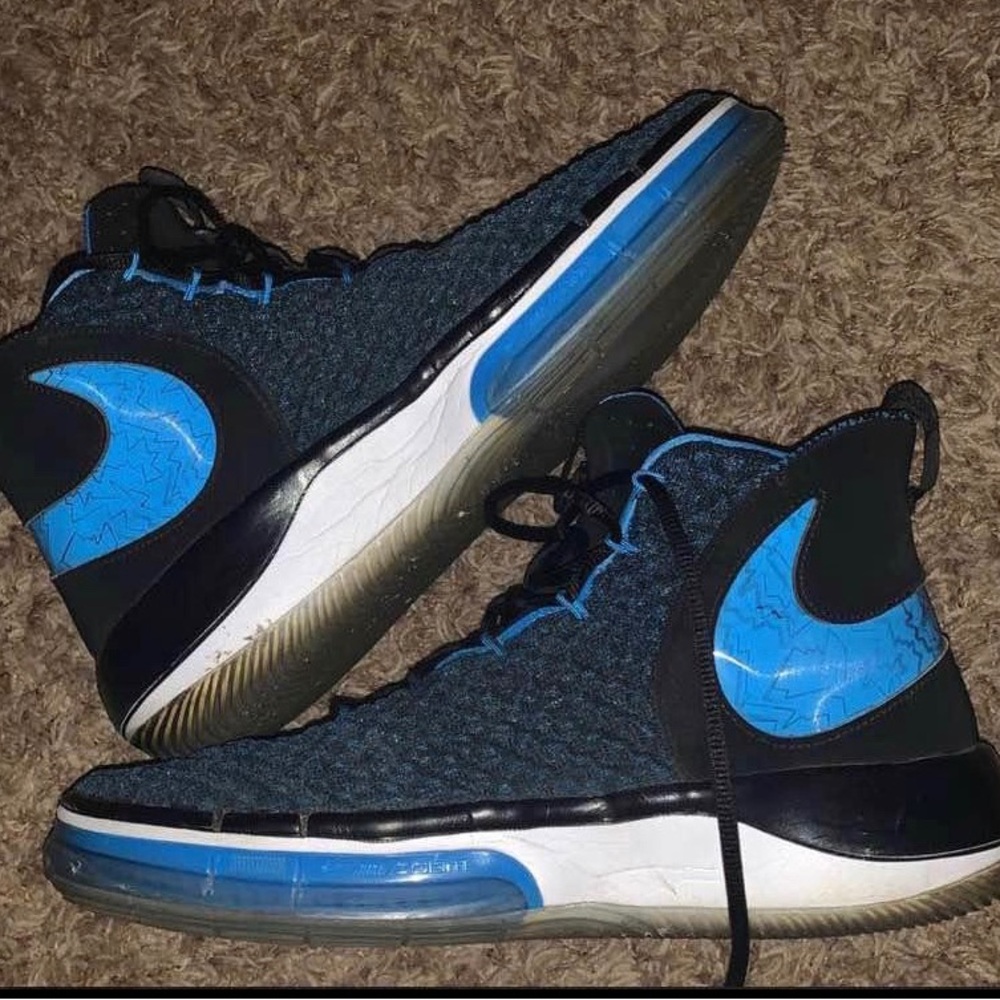 Nike Pure Flight Basketball Shoes